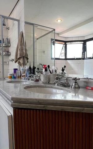 Apartamento à venda com 195m², 3 quartos e 4 vagas Apartamento à venda com 195m², 3 quartos e 4 vagasBanheiro da Suíte 3