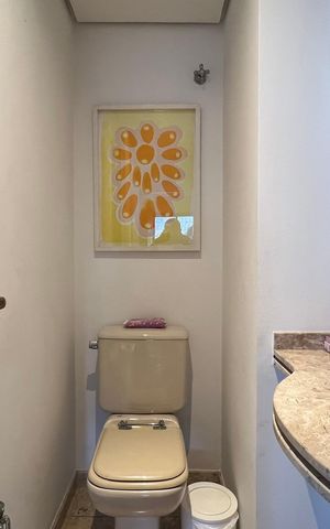 Apartamento à venda com 195m², 3 quartos e 4 vagas Apartamento à venda com 195m², 3 quartos e 4 vagasLavabo