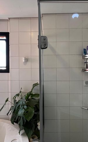 Apartamento à venda com 195m², 3 quartos e 4 vagas Apartamento à venda com 195m², 3 quartos e 4 vagasBanheiro da Suíte 3