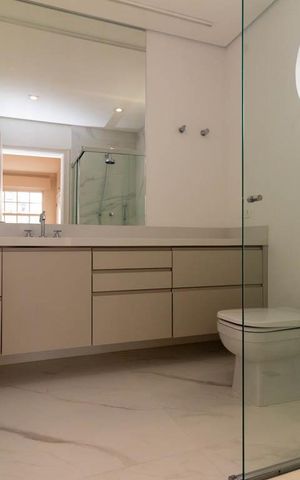Apartamento à venda com 230m², 3 quartos e 2 vagasBanheiro 2 - Suíte