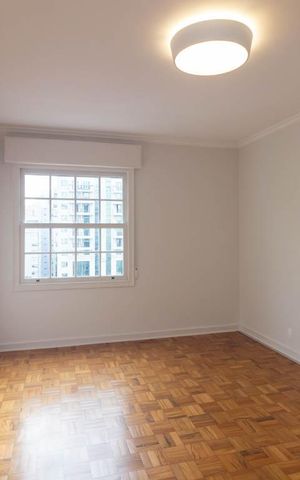 Apartamento à venda com 230m², 3 quartos e 2 vagasQuarto 2 - Suíte