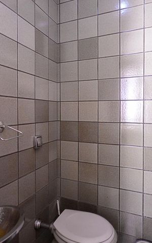 Apartamento à venda com 337m², 4 quartos e 2 vagas Apartamento à venda com 337m², 4 quartos e 2 vagasLavabo 1