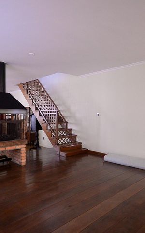 Apartamento à venda com 337m², 4 quartos e 2 vagas Apartamento à venda com 337m², 4 quartos e 2 vagasSala