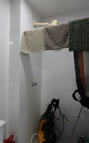 Casa de condomínio à venda com 149m², 5 quartos e 2 vagasBanheiro de Serviço