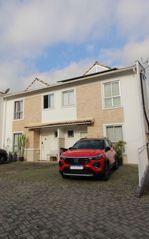 Casa de condomínio à venda com 149m², 5 quartos e 2 vagasFachada