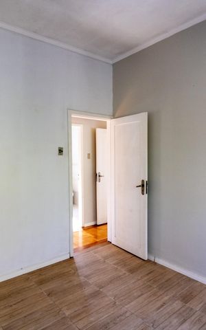 Casa à venda com 120m², 3 quartos e 3 vagas Casa à venda com 120m², 3 quartos e 3 vagasQuarto 2