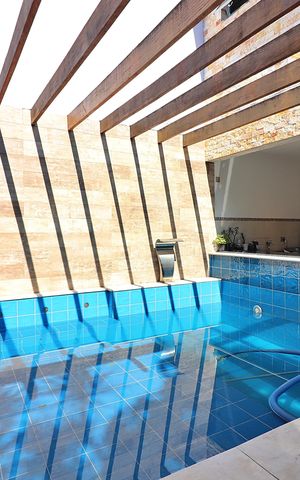 Casa à venda com 220m², 2 quartos e 6 vagasPiscina