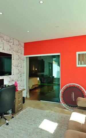Casa à venda com 220m², 2 quartos e 6 vagasEscritório