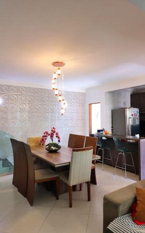 Casa à venda com 220m², 2 quartos e 6 vagasSala