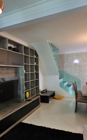 Casa à venda com 220m², 2 quartos e 6 vagasSala