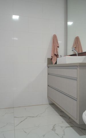 Casa à venda com 320m², 3 quartos e 2 vagasBanheiro