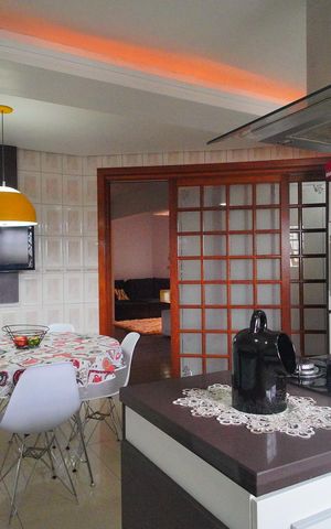 Casa à venda com 320m², 3 quartos e 2 vagasCozinha