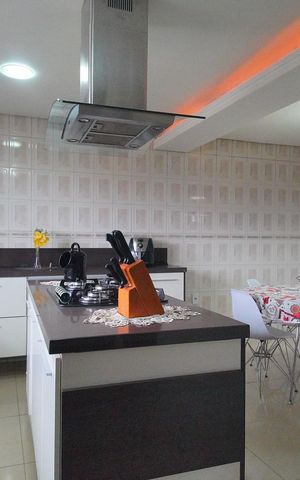 Casa à venda com 320m², 3 quartos e 2 vagasCozinha