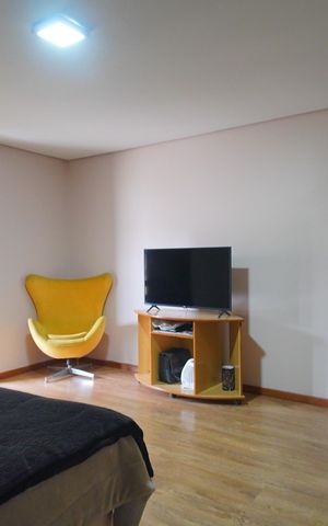 Casa à venda com 320m², 3 quartos e 2 vagasSuíte