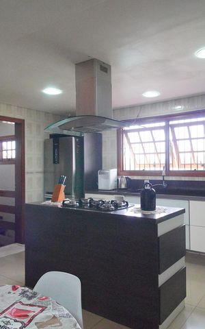 Casa à venda com 320m², 3 quartos e 2 vagasCozinha