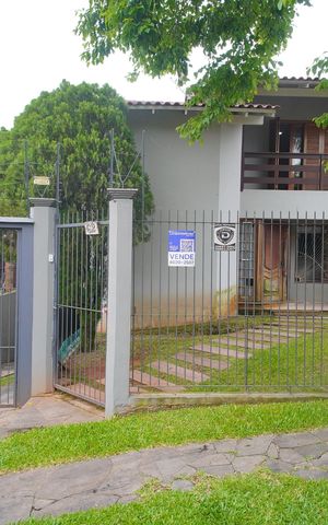 Casa à venda com 320m², 3 quartos e 2 vagasFachada