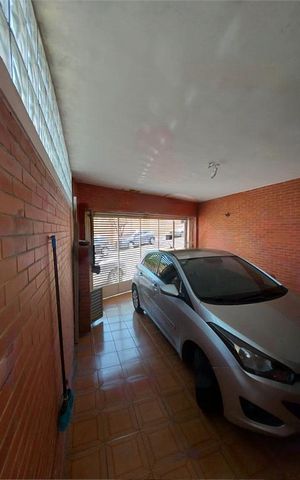 Casa à venda com 140m², 4 quartos e 2 vagas