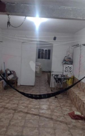 Casa à venda com 70m², 3 quartos e 2 vagas