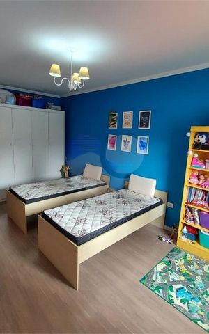 Casa à venda com 247m², 4 quartos e 4 vagas