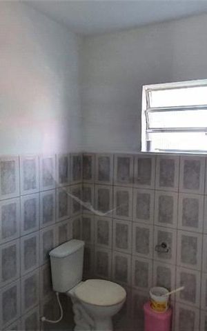 Casa à venda com 82m², 2 quartos e sem vaga