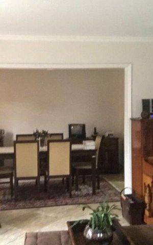 Casa à venda com 142m², 3 quartos e 3 vagasSala