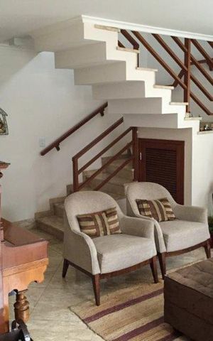 Casa à venda com 142m², 3 quartos e 3 vagasSala