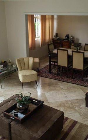Casa à venda com 142m², 3 quartos e 3 vagasSala