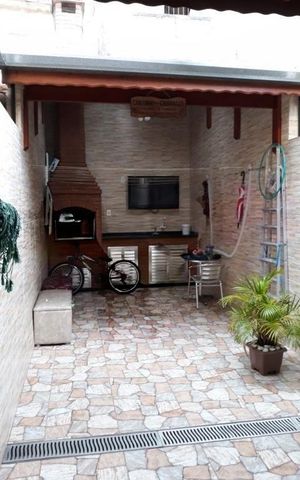 Casa à venda com 75m², 2 quartos e 2 vagas