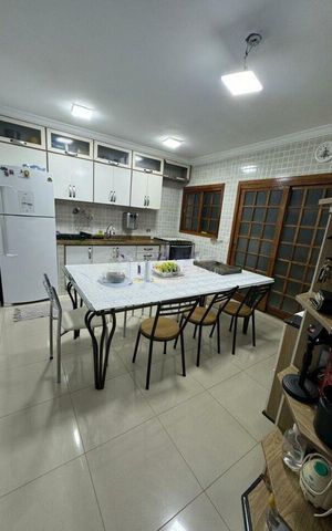 Casa à venda com 108m², 3 quartos e 2 vagas