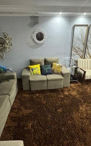 Casa à venda com 108m², 3 quartos e 2 vagas