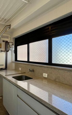 Apartamento para alugar com 214m², 4 quartos e 3 vagas Apartamento para alugar com 214m², 4 quartos e 3 vagasÁrea de Serviço