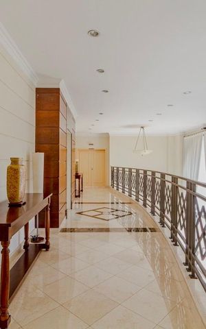Apartamento para alugar com 214m², 4 quartos e 3 vagas Apartamento para alugar com 214m², 4 quartos e 3 vagasMezanino