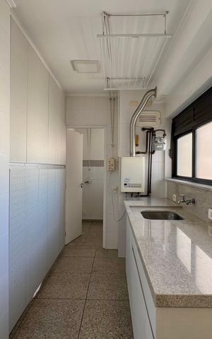 Apartamento para alugar com 214m², 4 quartos e 3 vagas Apartamento para alugar com 214m², 4 quartos e 3 vagasÁrea de Serviço