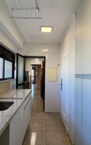 Apartamento para alugar com 214m², 4 quartos e 3 vagas Apartamento para alugar com 214m², 4 quartos e 3 vagasÁrea de Serviço