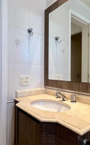 Apartamento para alugar com 214m², 4 quartos e 3 vagas Apartamento para alugar com 214m², 4 quartos e 3 vagasBanheiro
