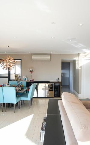 Apartamento à venda com 200m², 3 quartos e 3 vagasSala