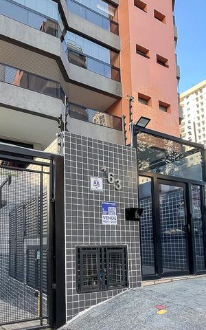 Apartamento à venda com 200m², 3 quartos e 3 vagasFachada