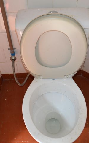Casa à venda com 111m², 3 quartos e 2 vagasBanheiro de serviço