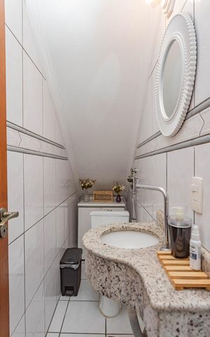 Casa à venda com 110m², 3 quartos e 2 vagasLavabo