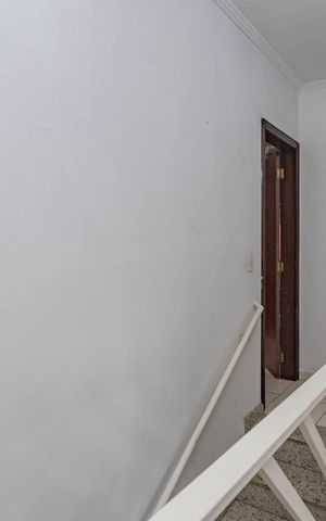 Casa à venda com 110m², 3 quartos e 2 vagasCorredor