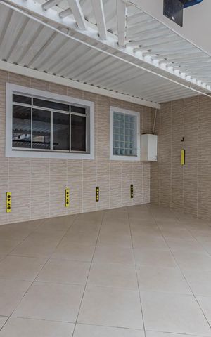 Casa à venda com 110m², 3 quartos e 2 vagasGaragem