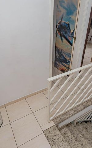 Casa à venda com 110m², 3 quartos e 2 vagasCorredor
