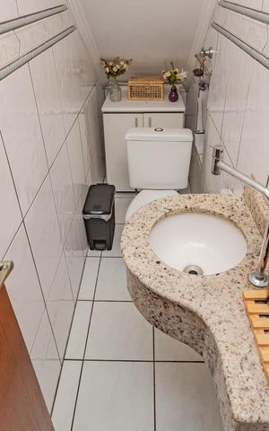 Casa à venda com 110m², 3 quartos e 2 vagasLavabo