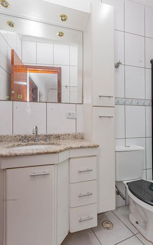 Casa à venda com 110m², 3 quartos e 2 vagasBanheiro Social