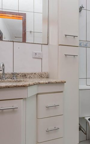 Casa à venda com 110m², 3 quartos e 2 vagasBanheiro Social