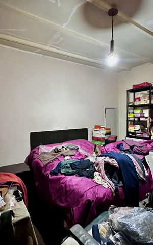 Casa à venda com 1000m², 6 quartos e 2 vagas Casa à venda com 1000m², 6 quartos e 2 vagasQuarto 4