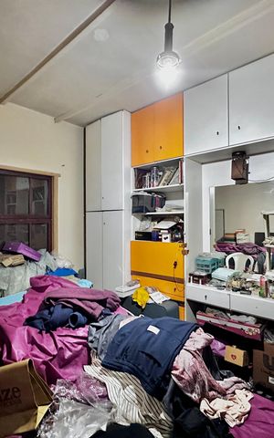 Casa à venda com 1000m², 6 quartos e 2 vagas Casa à venda com 1000m², 6 quartos e 2 vagasQuarto 4