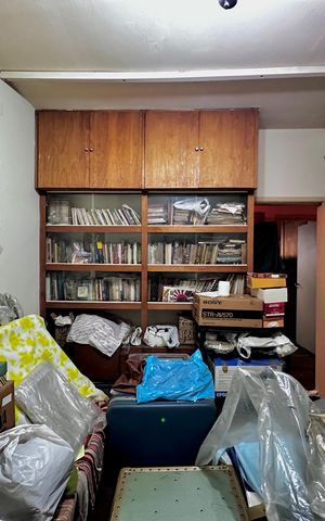 Casa à venda com 1000m², 6 quartos e 2 vagas Casa à venda com 1000m², 6 quartos e 2 vagasQuarto 1