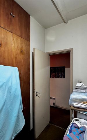 Casa à venda com 1000m², 6 quartos e 2 vagas Casa à venda com 1000m², 6 quartos e 2 vagasQuarto 2