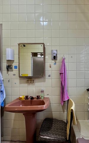 Casa à venda com 1000m², 6 quartos e 2 vagas Casa à venda com 1000m², 6 quartos e 2 vagasBanheiro Social